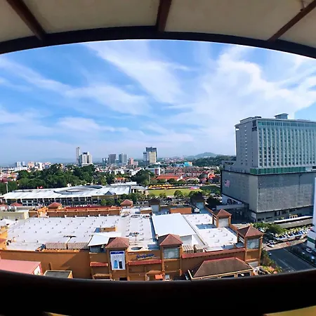 Melaka City View Homestay: Balcony Apartment near Jonker Street Exterior photo