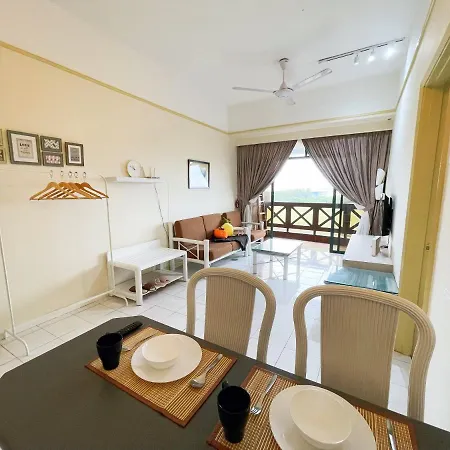 Melaka City View Homestay: Balcony Apartment near Jonker Street Exterior photo