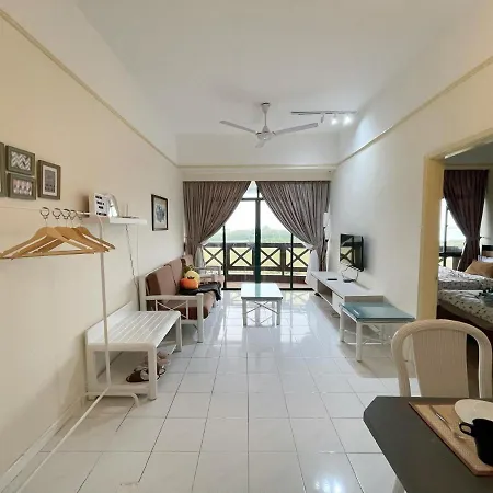 Melaka City View Homestay: Balcony Apartment near Jonker Street Exterior photo