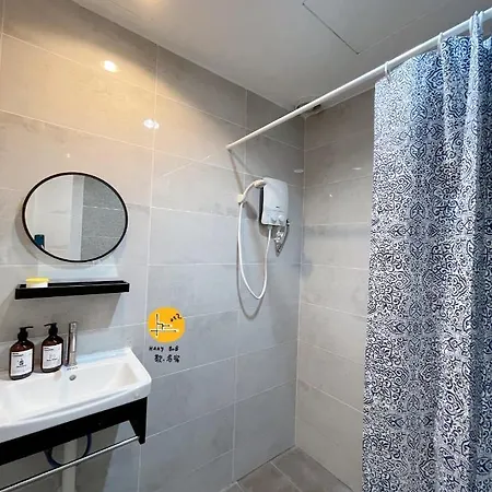 Melaka City View Homestay: Balcony Apartment near Jonker Street Exterior photo