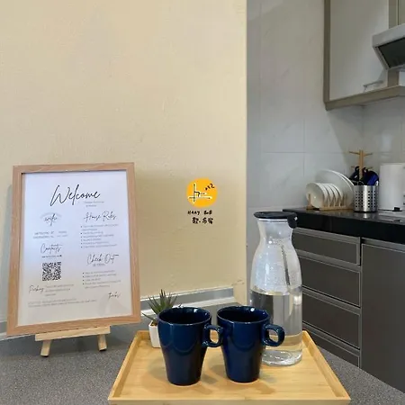 Melaka City View Homestay: Balcony Apartment near Jonker Street Exterior photo