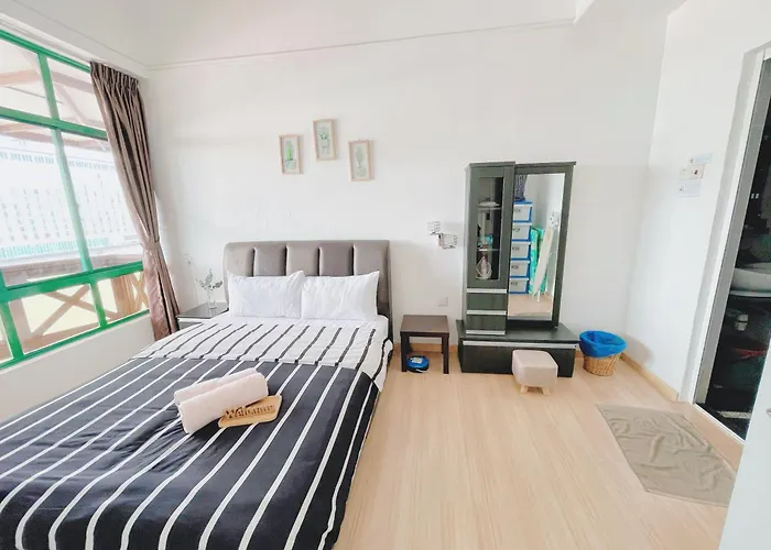 1 Bedroom Homestay Apartment At Melaka Cbd Town Center, Balcony With City Skyline View Or Seaview, Opposite Malls, Tv Box, 5 Minutes To Jonker Street,