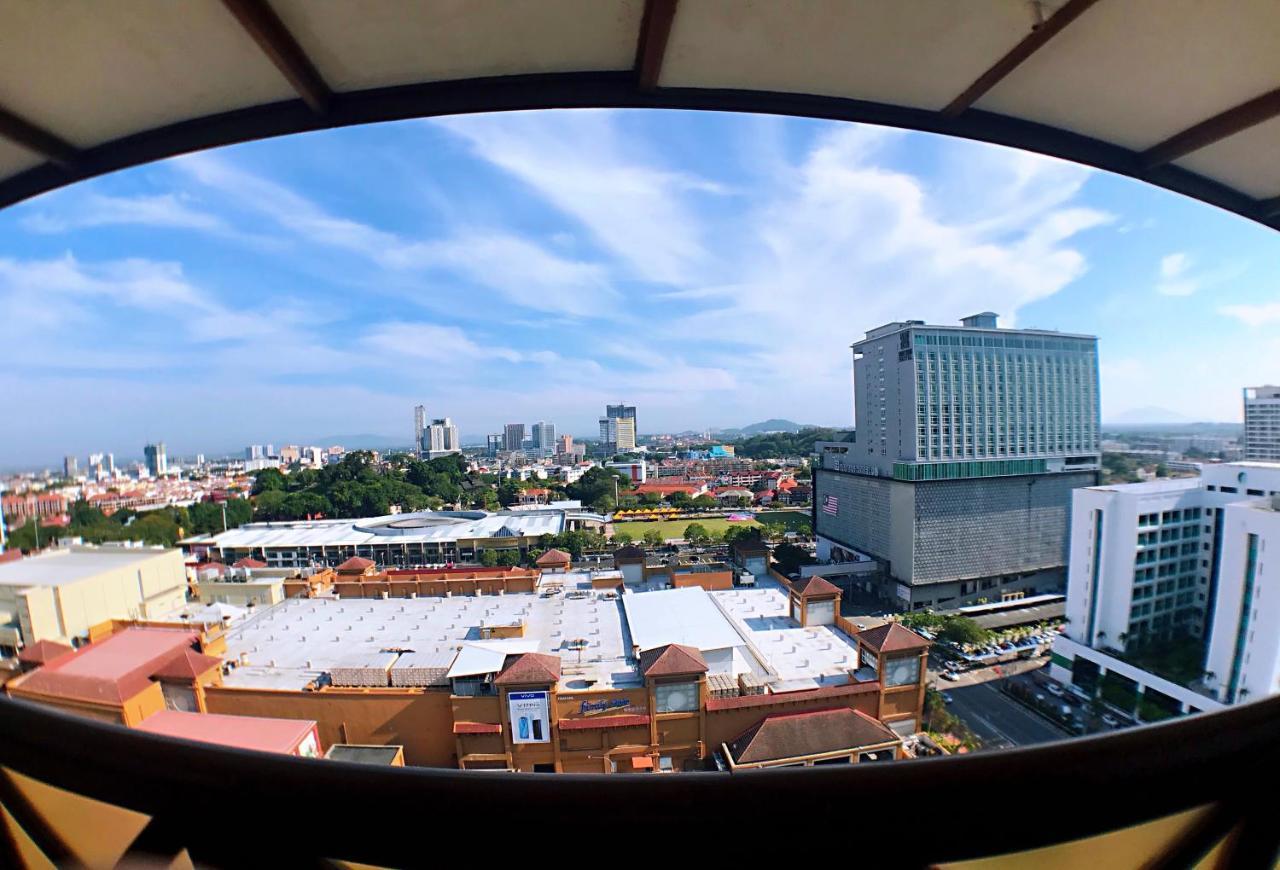 View Homestay: Balcony Near Jonker Street *
