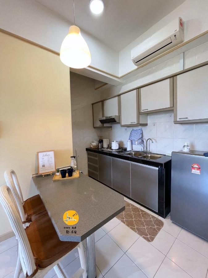 Apartment View Homestay: Balcony Near Jonker Street