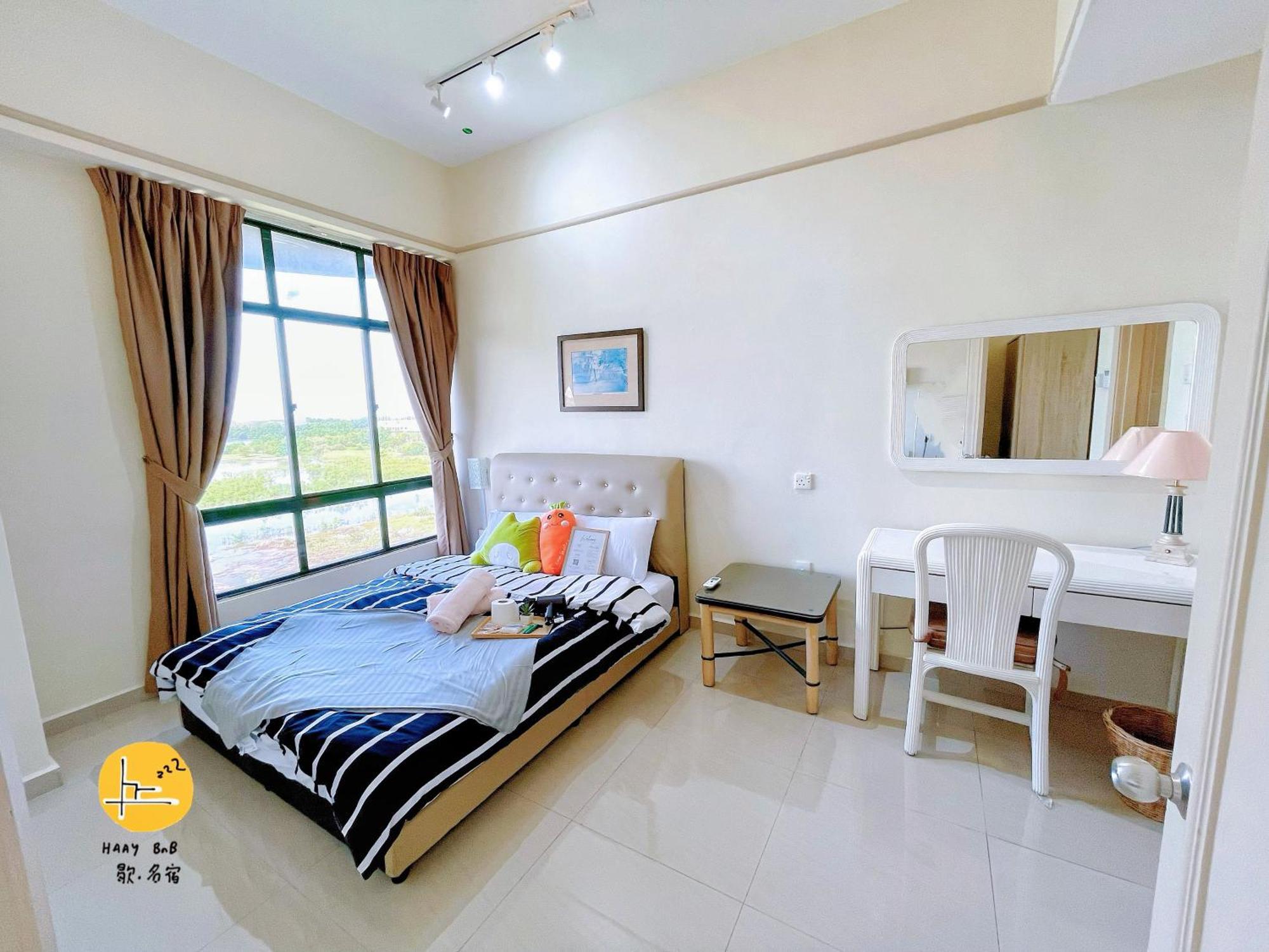View Homestay: Balcony Near Jonker Street Apartment *